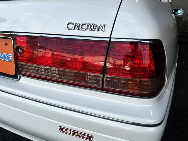クラウン ロイヤルサルーン　（禁煙車）（後期型）（メーカーＤＶＤナビ）（パワーシート）（後席スイッチ）（ＥＴＣ）（キーレースキー）（オートライト）（ＣＤ再生）（純正１５インチＡＷ）（50枚目）