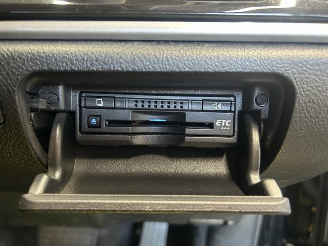 クラウンハイブリッド アスリートS (禁煙車)(後期型)(メーカーSDナビ)(レーダクルーズコントロール)(パワーシート)(シートヒーター)(コーナーセンサー)(バックカメラ)(ビルトインETC)(フルセグ)(純正17インチAW)(12枚目)