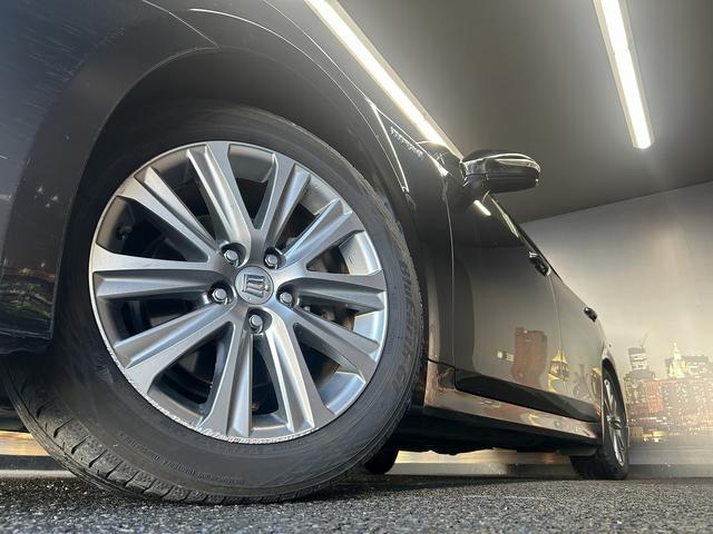 クラウンハイブリッド アスリートS (禁煙車)(後期型)(メーカーSDナビ)(レーダクルーズコントロール)(パワーシート)(シートヒーター)(コーナーセンサー)(バックカメラ)(ビルトインETC)(フルセグ)(純正17インチAW)(32枚目)