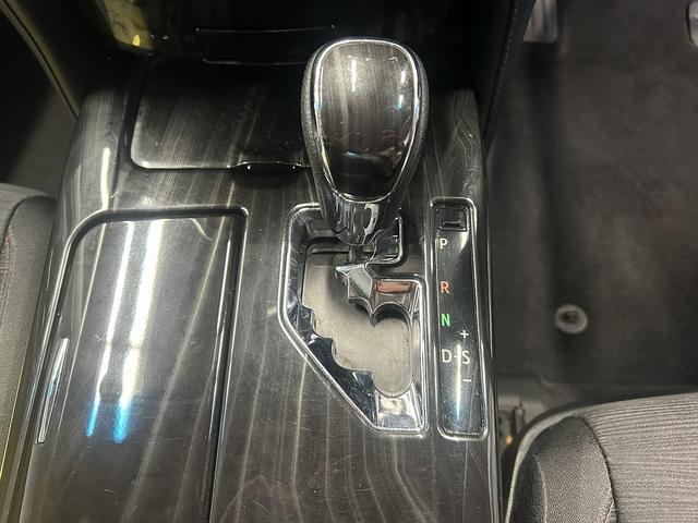 クラウンハイブリッド アスリートS (禁煙車)(後期型)(メーカーSDナビ)(レーダクルーズコントロール)(パワーシート)(シートヒーター)(コーナーセンサー)(バックカメラ)(ビルトインETC)(フルセグ)(純正17インチAW)(44枚目)