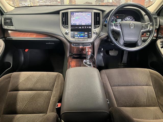 TOYOTA CROWN HYBRID ROYAL SALOON G