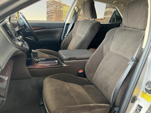 TOYOTA CROWN HYBRID ROYAL SALOON G