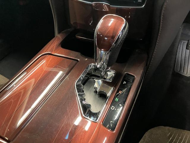 TOYOTA CROWN HYBRID ROYAL SALOON G