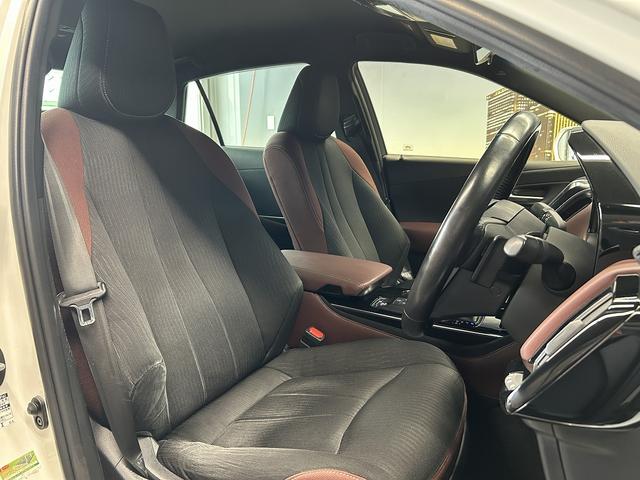 クラウンハイブリッド S (禁煙車)(メーカーSDナビ)(レーダクルーズコントロール)(コーナーセンサー)(レーンアシスト)(オートマチックハイビーム)(シートヒーター)(パワーシート)(ETC)(純正17インチAW)(18枚目)