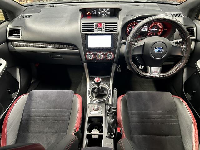 WRX STI STI (禁煙車)(6速MT)(ターボ)(4WD)(社外SDナビ)(黒/赤ハーフレザーシート)(ETC)(ローダウン)(スマートキー&プッシュスタート)(純正18インチAW)(5枚目)