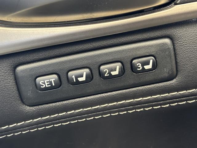 GS GS300h バージョンL プリクラッシュ(禁煙車)(後期型)(黒本革シート)(メーカーSDナビ)(レーダークルーズ)(レーンキープアシスト)(後席コンソールスイッチ)(電動リアサンシェード)(ETC)(純正18インチAW)(10枚目)