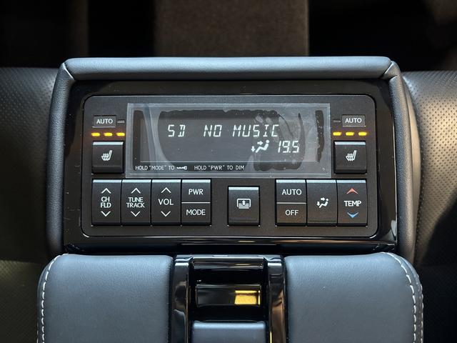 GS GS300h バージョンL プリクラッシュ(禁煙車)(後期型)(黒本革シート)(メーカーSDナビ)(レーダークルーズ)(レーンキープアシスト)(後席コンソールスイッチ)(電動リアサンシェード)(ETC)(純正18インチAW)(12枚目)