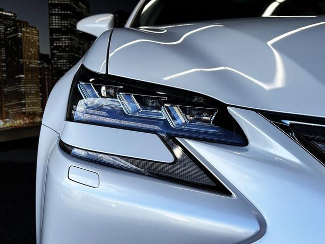 GS GS300h バージョンL プリクラッシュ(禁煙車)(後期型)(黒本革シート)(メーカーSDナビ)(レーダークルーズ)(レーンキープアシスト)(後席コンソールスイッチ)(電動リアサンシェード)(ETC)(純正18インチAW)(17枚目)