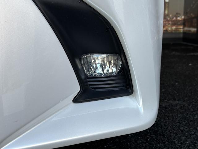 GS GS300h バージョンL プリクラッシュ(禁煙車)(後期型)(黒本革シート)(メーカーSDナビ)(レーダークルーズ)(レーンキープアシスト)(後席コンソールスイッチ)(電動リアサンシェード)(ETC)(純正18インチAW)(35枚目)