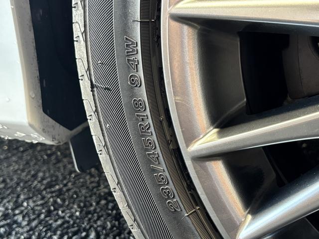 GS GS300h バージョンL プリクラッシュ(禁煙車)(後期型)(黒本革シート)(メーカーSDナビ)(レーダークルーズ)(レーンキープアシスト)(後席コンソールスイッチ)(電動リアサンシェード)(ETC)(純正18インチAW)(40枚目)