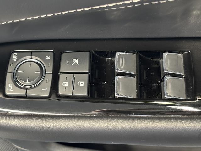 GS GS300h バージョンL プリクラッシュ(禁煙車)(後期型)(黒本革シート)(メーカーSDナビ)(レーダークルーズ)(レーンキープアシスト)(後席コンソールスイッチ)(電動リアサンシェード)(ETC)(純正18インチAW)(42枚目)