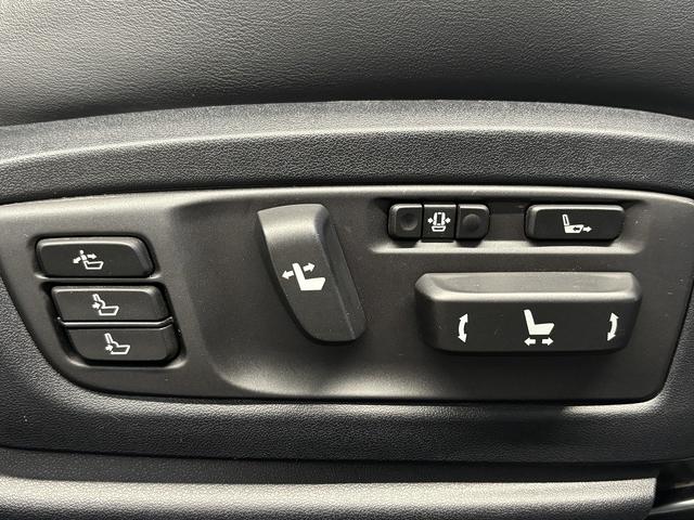 GS GS300h バージョンL プリクラッシュ(禁煙車)(後期型)(黒本革シート)(メーカーSDナビ)(レーダークルーズ)(レーンキープアシスト)(後席コンソールスイッチ)(電動リアサンシェード)(ETC)(純正18インチAW)(43枚目)