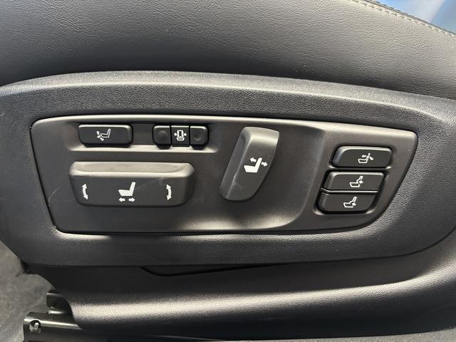 GS GS300h バージョンL プリクラッシュ(禁煙車)(後期型)(黒本革シート)(メーカーSDナビ)(レーダークルーズ)(レーンキープアシスト)(後席コンソールスイッチ)(電動リアサンシェード)(ETC)(純正18インチAW)(56枚目)