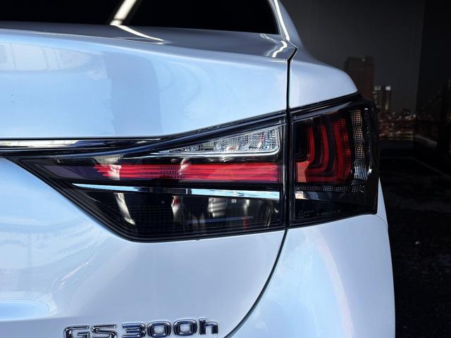 GS GS300h バージョンL プリクラッシュ(禁煙車)(後期型)(黒本革シート)(メーカーSDナビ)(レーダークルーズ)(レーンキープアシスト)(後席コンソールスイッチ)(電動リアサンシェード)(ETC)(純正18インチAW)(61枚目)