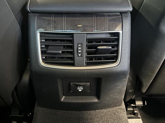 GS GS300h バージョンL プリクラッシュ(禁煙車)(後期型)(黒本革シート)(メーカーSDナビ)(レーダークルーズ)(レーンキープアシスト)(後席コンソールスイッチ)(電動リアサンシェード)(ETC)(純正18インチAW)(64枚目)