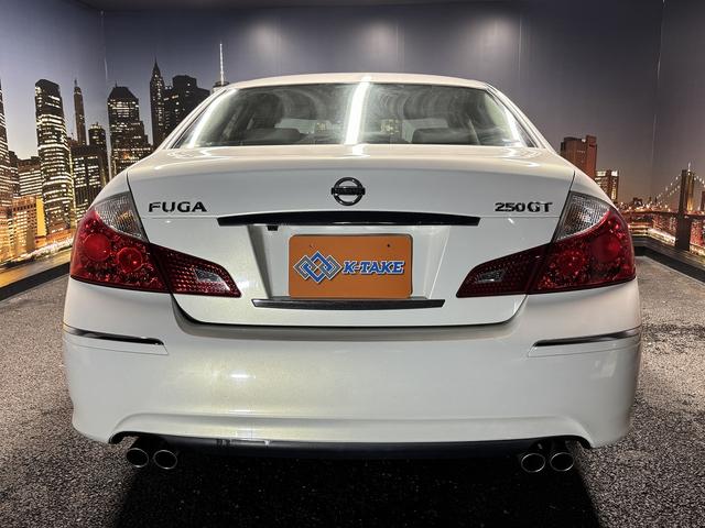 フーガ 250GT (後期型)(黒ハーフレザー)(メーカーナビ)(サイド・バックカメラ)(ビルトインETC)(HID)(スマートキー)(パワーシート)(オートライト)(AFS)(ミュージックサーバ)(純正18インチAW)(18枚目)
