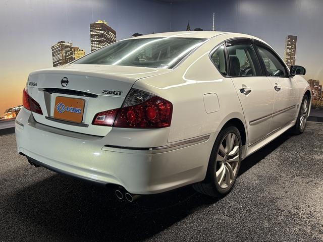 フーガ 250GT (後期型)(黒ハーフレザー)(メーカーナビ)(サイド・バックカメラ)(ビルトインETC)(HID)(スマートキー)(パワーシート)(オートライト)(AFS)(ミュージックサーバ)(純正18インチAW)(21枚目)