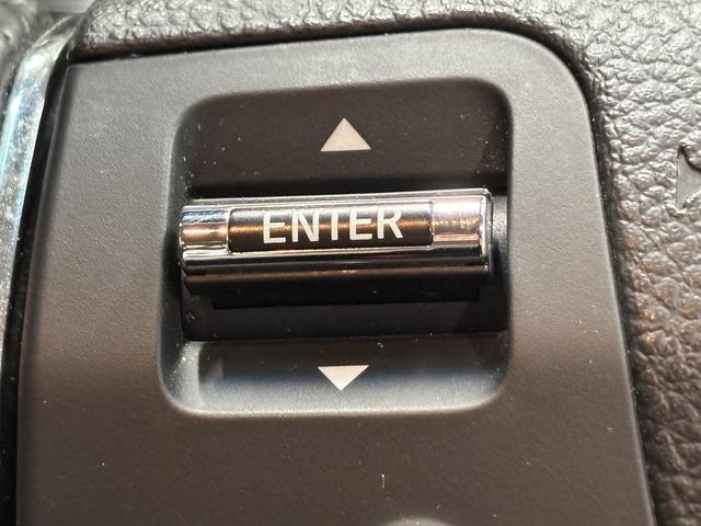 フーガ 250GT (後期型)(黒ハーフレザー)(メーカーナビ)(サイド・バックカメラ)(ビルトインETC)(HID)(スマートキー)(パワーシート)(オートライト)(AFS)(ミュージックサーバ)(純正18インチAW)(35枚目)