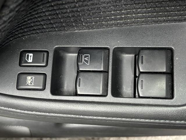 フーガ 250GT (後期型)(黒ハーフレザー)(メーカーナビ)(サイド・バックカメラ)(ビルトインETC)(HID)(スマートキー)(パワーシート)(オートライト)(AFS)(ミュージックサーバ)(純正18インチAW)(40枚目)