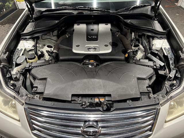 フーガ 250GT (後期型)(黒ハーフレザー)(メーカーナビ)(サイド・バックカメラ)(ビルトインETC)(HID)(スマートキー)(パワーシート)(オートライト)(AFS)(ミュージックサーバ)(純正18インチAW)(48枚目)