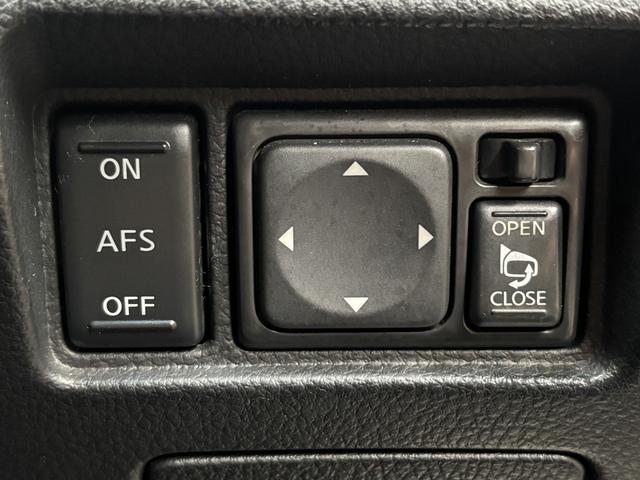 フーガ 250GT (後期型)(黒ハーフレザー)(メーカーナビ)(サイド・バックカメラ)(ビルトインETC)(HID)(スマートキー)(パワーシート)(オートライト)(AFS)(ミュージックサーバ)(純正18インチAW)(51枚目)