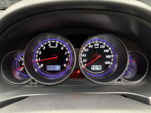 フーガ 250GT (後期型)(黒ハーフレザー)(メーカーナビ)(サイド・バックカメラ)(ビルトインETC)(HID)(スマートキー)(パワーシート)(オートライト)(AFS)(ミュージックサーバ)(純正18インチAW)(52枚目)