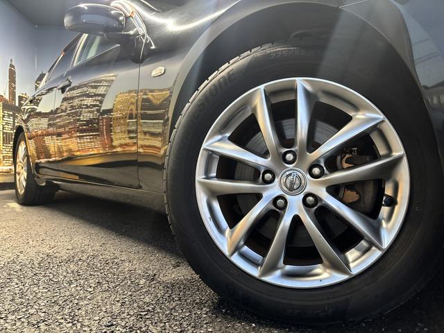 スカイライン 250GT (禁煙車)(黒ハーフレザー)(メーカーHDDナビ)(サイド・バックカメラ)(ETC)(HIDヘッドライト)(スマートキー)(パワーシート)(ミュージックサーバー)(オートライト)(純正17インチAW)(12枚目)