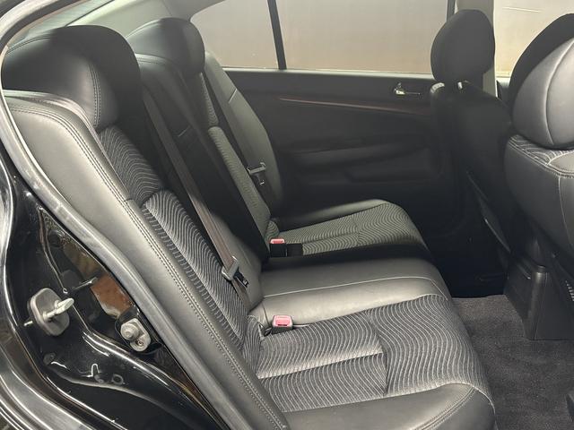 スカイライン 250GT (禁煙車)(黒ハーフレザー)(メーカーHDDナビ)(サイド・バックカメラ)(ETC)(HIDヘッドライト)(スマートキー)(パワーシート)(ミュージックサーバー)(オートライト)(純正17インチAW)(15枚目)