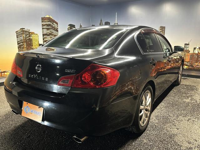 スカイライン 250GT (禁煙車)(黒ハーフレザー)(メーカーHDDナビ)(サイド・バックカメラ)(ETC)(HIDヘッドライト)(スマートキー)(パワーシート)(ミュージックサーバー)(オートライト)(純正17インチAW)(20枚目)