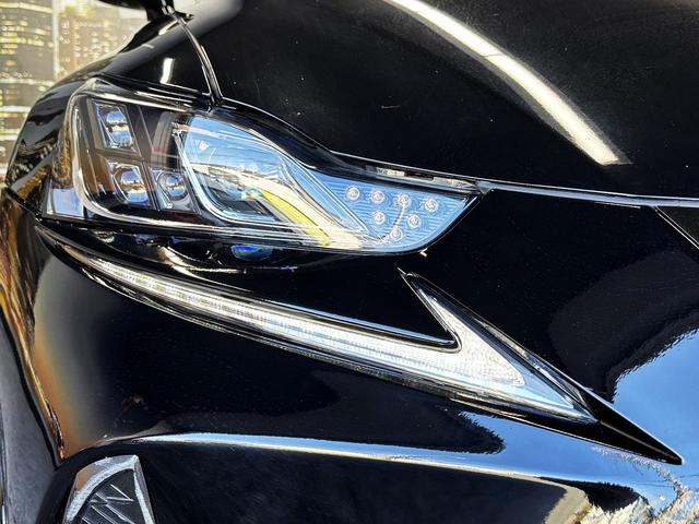 IS  トヨタセーフティセンス(後期型)(禁煙車)(レーダークルーズ)(黒ハーフレザー)(パワーシート)(シートヒーター)(レーンアシスト)(アイドリングストップ)(パドルシフト)(純正18インチAW)(14枚目)
