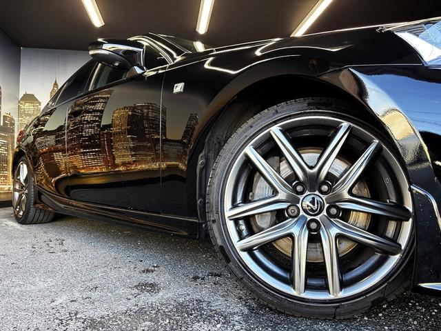 IS  トヨタセーフティセンス(後期型)(禁煙車)(レーダークルーズ)(黒ハーフレザー)(パワーシート)(シートヒーター)(レーンアシスト)(アイドリングストップ)(パドルシフト)(純正18インチAW)(15枚目)