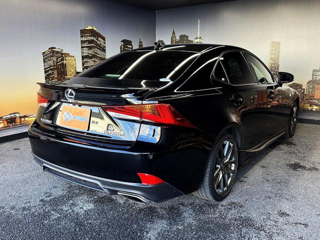 IS  トヨタセーフティセンス(後期型)(禁煙車)(レーダークルーズ)(黒ハーフレザー)(パワーシート)(シートヒーター)(レーンアシスト)(アイドリングストップ)(パドルシフト)(純正18インチAW)(24枚目)