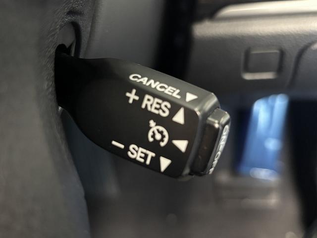 クラウンハイブリッド アスリートＳ　ブラックスタイル　（禁煙車）（テラロッサ本革シート）（メーカーＨＤＤナビ）（クルーズコントロール）（シートヒーター＆クーラー）（パワーシート）（バックカメラ）（ビルトインＥＴＣ）（フルセグＴＶ）（純正１７インチＡＷ）（8枚目）