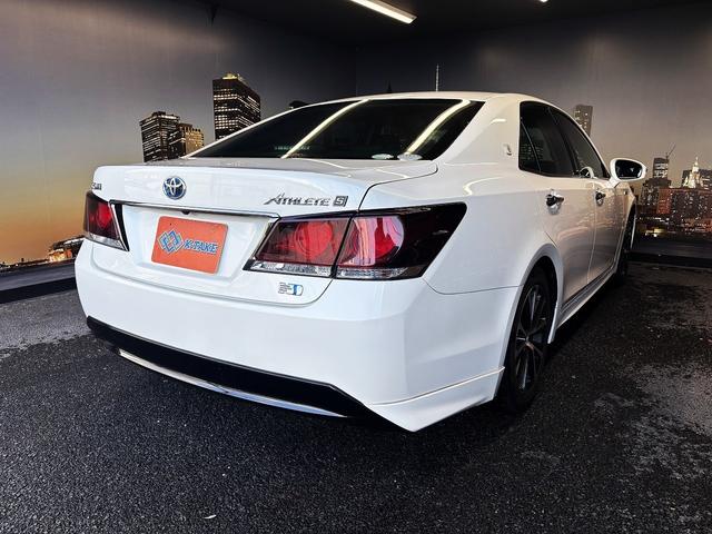 クラウンハイブリッド アスリートＳ　ブラックスタイル　（禁煙車）（テラロッサ本革シート）（メーカーＨＤＤナビ）（クルーズコントロール）（シートヒーター＆クーラー）（パワーシート）（バックカメラ）（ビルトインＥＴＣ）（フルセグＴＶ）（純正１７インチＡＷ）（22枚目）