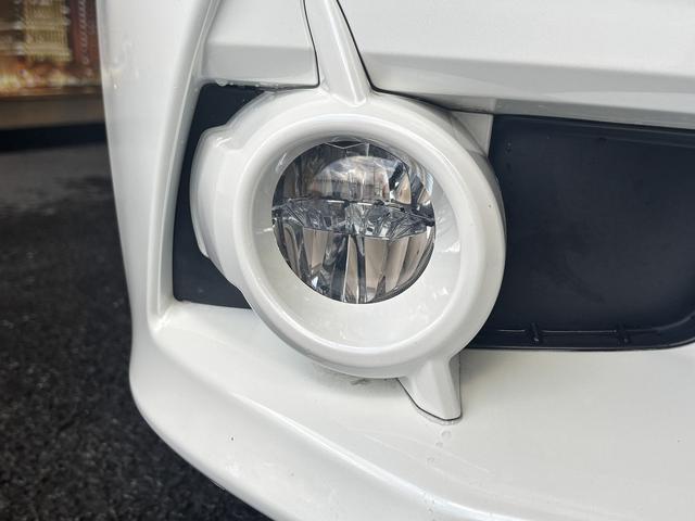 クラウンハイブリッド アスリートＳ　ブラックスタイル　（禁煙車）（テラロッサ本革シート）（メーカーＨＤＤナビ）（クルーズコントロール）（シートヒーター＆クーラー）（パワーシート）（バックカメラ）（ビルトインＥＴＣ）（フルセグＴＶ）（純正１７インチＡＷ）（24枚目）