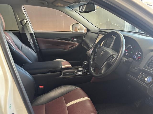 クラウンハイブリッド アスリートＳ　ブラックスタイル　（禁煙車）（テラロッサ本革シート）（メーカーＨＤＤナビ）（クルーズコントロール）（シートヒーター＆クーラー）（パワーシート）（バックカメラ）（ビルトインＥＴＣ）（フルセグＴＶ）（純正１７インチＡＷ）（37枚目）