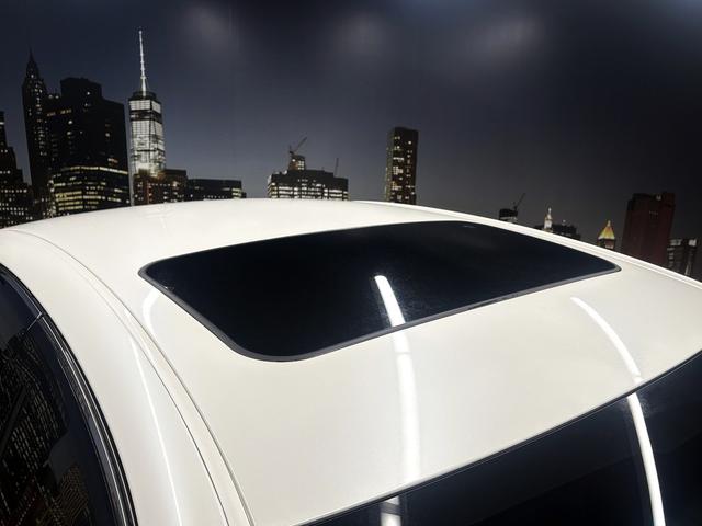 クラウンハイブリッド ロイヤルサルーン プリクラッシュ(禁煙車)(サンルーフ)(ベージュ本革シート)(新品ステアリング)(メーカーHDDナビ)(レーダークルーズ)(パワーシート)(シートヒーター&クーラー)(ETC)(純正17インチAW)(8枚目)