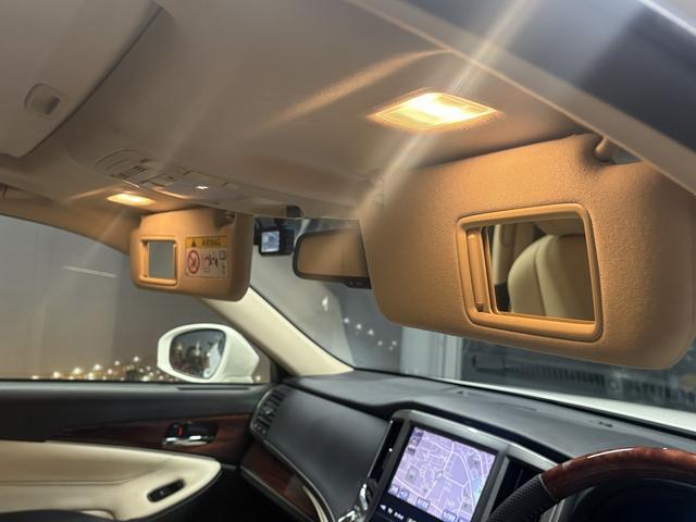 クラウンハイブリッド ロイヤルサルーン プリクラッシュ(禁煙車)(サンルーフ)(ベージュ本革シート)(新品ステアリング)(メーカーHDDナビ)(レーダークルーズ)(パワーシート)(シートヒーター&クーラー)(ETC)(純正17インチAW)(46枚目)