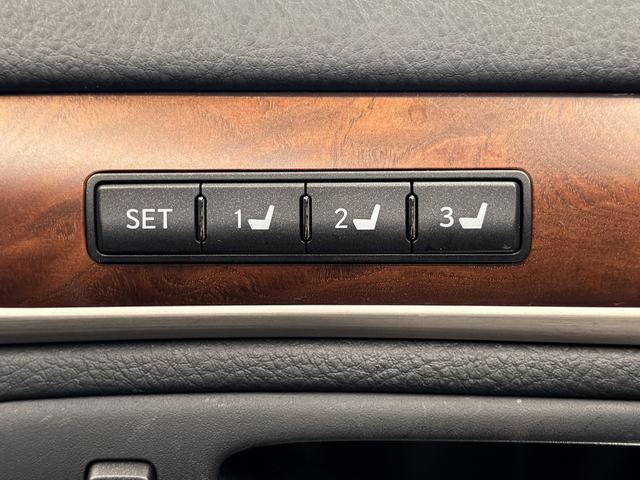 ＬＳ ＬＳ６００ｈＬ　エグゼクティブパッケージ　（禁煙車）（後期型）（黒本革）（マークレビンソン）（メーカーナビ）（バックカメラ）（レーダークルーズ）（クリアランスソナー）（シートエアコン）（ＥＴＣ）（後席コンソールスイッチ）（純正１８インチＡＷ）（8枚目）