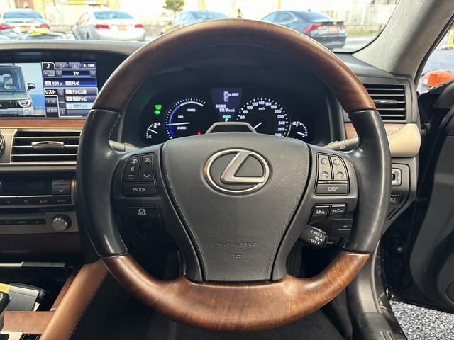 ＬＳ ＬＳ６００ｈＬ　エグゼクティブパッケージ　（禁煙車）（後期型）（黒本革）（マークレビンソン）（メーカーナビ）（バックカメラ）（レーダークルーズ）（クリアランスソナー）（シートエアコン）（ＥＴＣ）（後席コンソールスイッチ）（純正１８インチＡＷ）（40枚目）