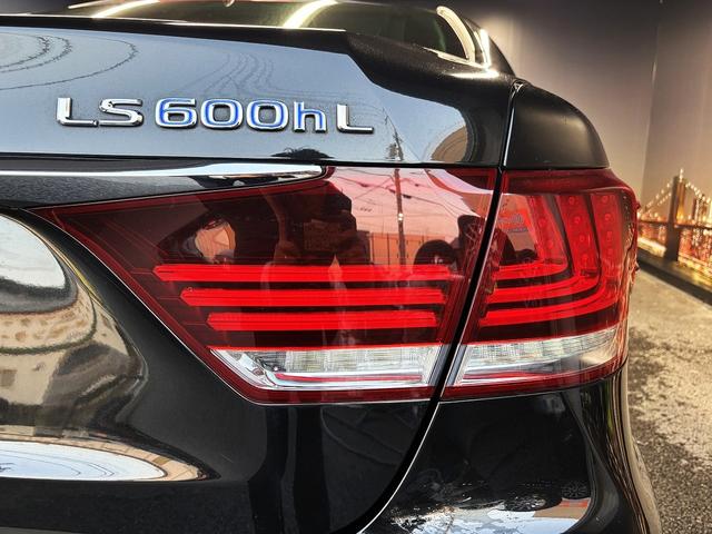 ＬＳ ＬＳ６００ｈＬ　エグゼクティブパッケージ　（禁煙車）（後期型）（黒本革）（マークレビンソン）（メーカーナビ）（バックカメラ）（レーダークルーズ）（クリアランスソナー）（シートエアコン）（ＥＴＣ）（後席コンソールスイッチ）（純正１８インチＡＷ）（47枚目）