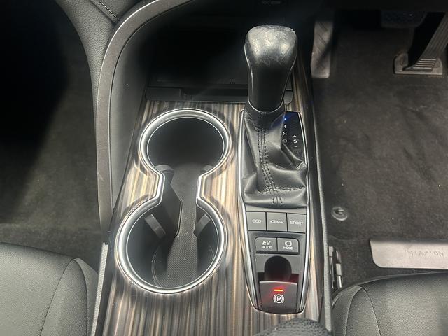 カムリ Ｇ　トヨタセーフティ（禁煙車）（純正ナビ）（バックカメラ）（パワーシート）　（レーダクルーズ）（オートマチックハイビーム）（ＥＴＣ）（ＬＥＤヘッドライト）（スマートキー）（フルセグ）（純正１７インチＡＷ）（49枚目）