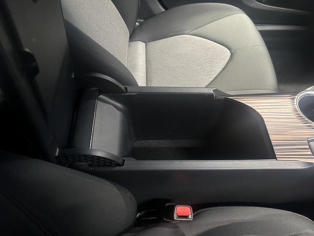 カムリ Ｇ　トヨタセーフティ（禁煙車）（純正ナビ）（バックカメラ）（パワーシート）　（レーダクルーズ）（オートマチックハイビーム）（ＥＴＣ）（ＬＥＤヘッドライト）（スマートキー）（フルセグ）（純正１７インチＡＷ）（58枚目）