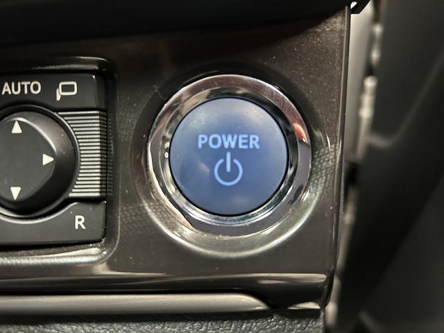 クラウンハイブリッド アスリートS プリクラッシュ(禁煙車)(メーカーHDDナビ)(レーダークルーズ)(コーナーセンサー)(パワーシート)(シートヒーター)(バックカメラ)(ビルトインETC)(フルセグTV)(純正17インチAW)(14枚目)