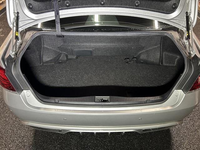 クラウンハイブリッド アスリートS プリクラッシュ(禁煙車)(メーカーHDDナビ)(レーダークルーズ)(コーナーセンサー)(パワーシート)(シートヒーター)(バックカメラ)(ビルトインETC)(フルセグTV)(純正17インチAW)(25枚目)