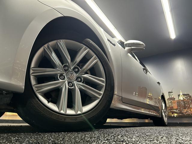 クラウンハイブリッド アスリートS プリクラッシュ(禁煙車)(メーカーHDDナビ)(レーダークルーズ)(コーナーセンサー)(パワーシート)(シートヒーター)(バックカメラ)(ビルトインETC)(フルセグTV)(純正17インチAW)(35枚目)