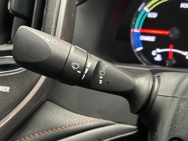 クラウンハイブリッド アスリートS プリクラッシュ(禁煙車)(メーカーHDDナビ)(レーダークルーズ)(コーナーセンサー)(パワーシート)(シートヒーター)(バックカメラ)(ビルトインETC)(フルセグTV)(純正17インチAW)(40枚目)