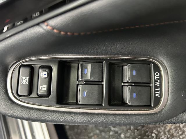 クラウンハイブリッド アスリートS プリクラッシュ(禁煙車)(メーカーHDDナビ)(レーダークルーズ)(コーナーセンサー)(パワーシート)(シートヒーター)(バックカメラ)(ビルトインETC)(フルセグTV)(純正17インチAW)(62枚目)