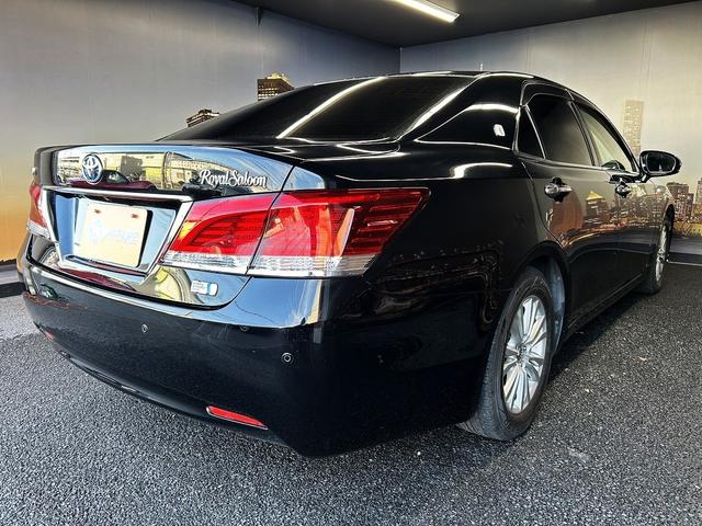 クラウンハイブリッド ロイヤルサルーン　プリクラッシュセーフティ（禁煙車）（メーカーＨＤＤナビ）（レーダークルーズコントロール）（コーナーセンサー）（シートヒーター）（パワーシート）（バックカメラ）（ビルトインＥＴＣ）（純正１６インチＡＷ）（19枚目）