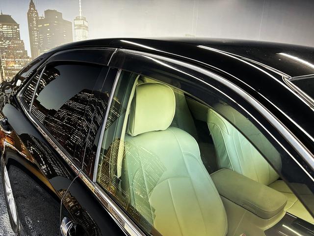 クラウンハイブリッド ロイヤルサルーン　プリクラッシュセーフティ（禁煙車）（メーカーＨＤＤナビ）（レーダークルーズコントロール）（コーナーセンサー）（シートヒーター）（パワーシート）（バックカメラ）（ビルトインＥＴＣ）（純正１６インチＡＷ）（29枚目）